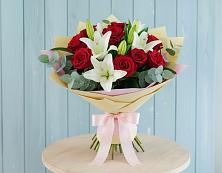 Букет цветов из:  Лилии и Розы в Ерёминской