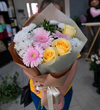 Букет цветов из:  Герберы, Розы и Хризантемы в Ерёминской