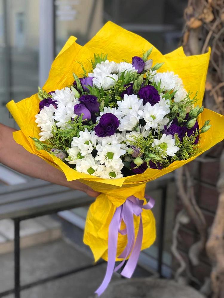 Букет цветов из: Ирисы, Хризантемы и Ромашки в Ерёминской
