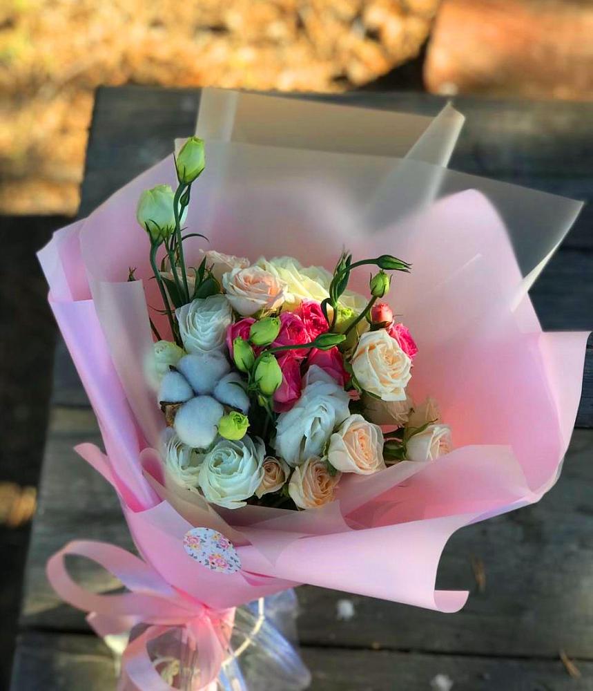 Букет цветов из: Розы и Лизиантусы в Ерёминской