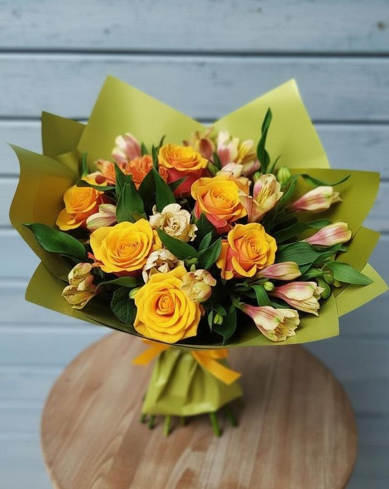 Букет цветов из: Альстромерии и Розы в Ерёминской