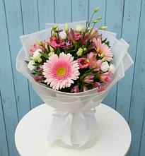 Букет цветов из:  Герберы, Альстромерии и Лизиантусы в Ерёминской